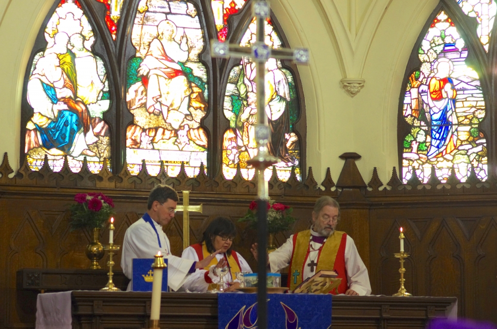 Indigenous Spiritual Ministry of Mishamikoweesh Bishop Lydia Mamakwa, centre, National Indigenous Bishop Mark MacDonald, right, and Diocese of Algoma Bishop Stephen Andrews, left, during the Dec. 6 Cree language service at St. Paul’s Anglican Church in Thunder Bay. Photo by Rick Garrick